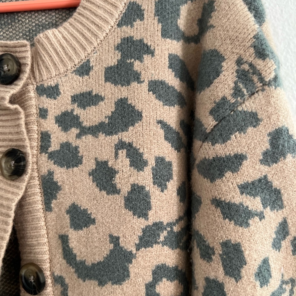 Girls brown Superman button up cardigan sweater. - Picture 4 of 13